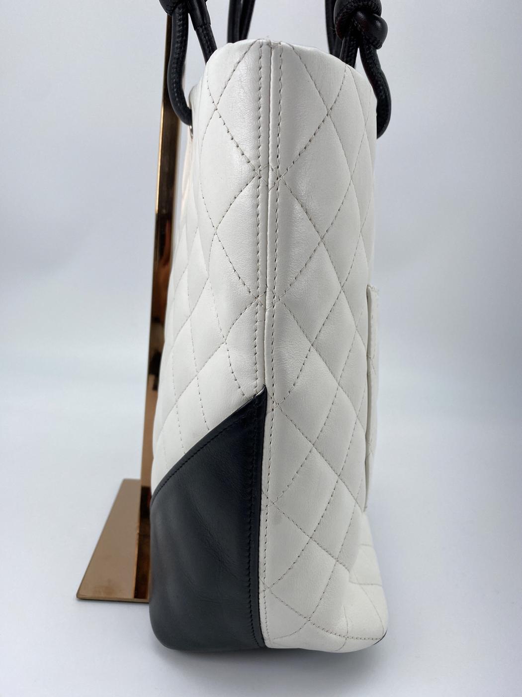 シャネル CHANEL カンボンライン ミディアムトート A25167 トートバッグ ホワイト ブラック 管理番号：8807