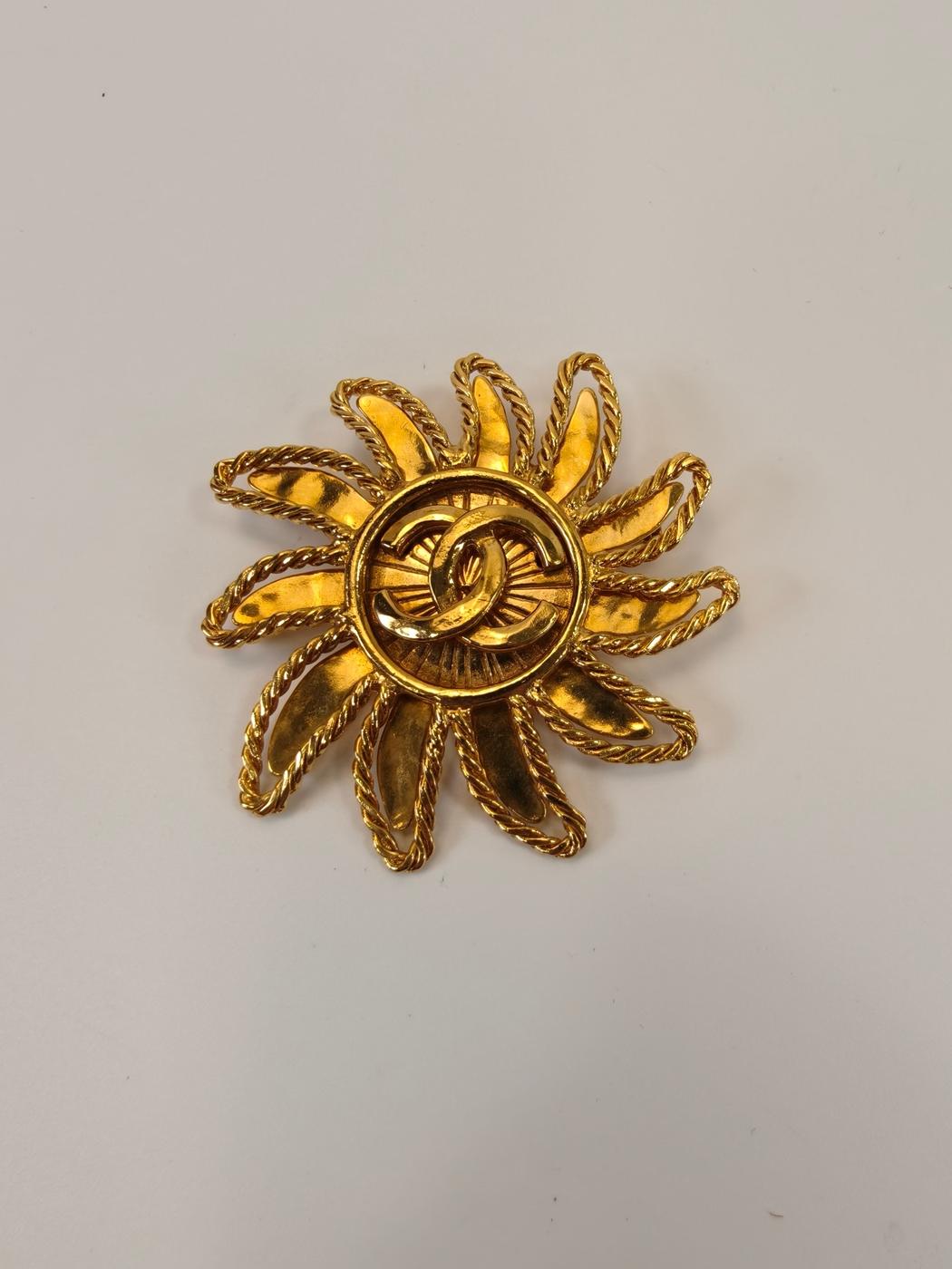 香奈儿 Coco Mark 太阳图案胸针 94A 金 参考编号：9805