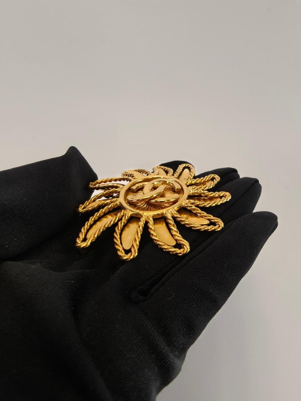 香奈儿 Coco Mark 太阳图案胸针 94A 金 参考编号：9805