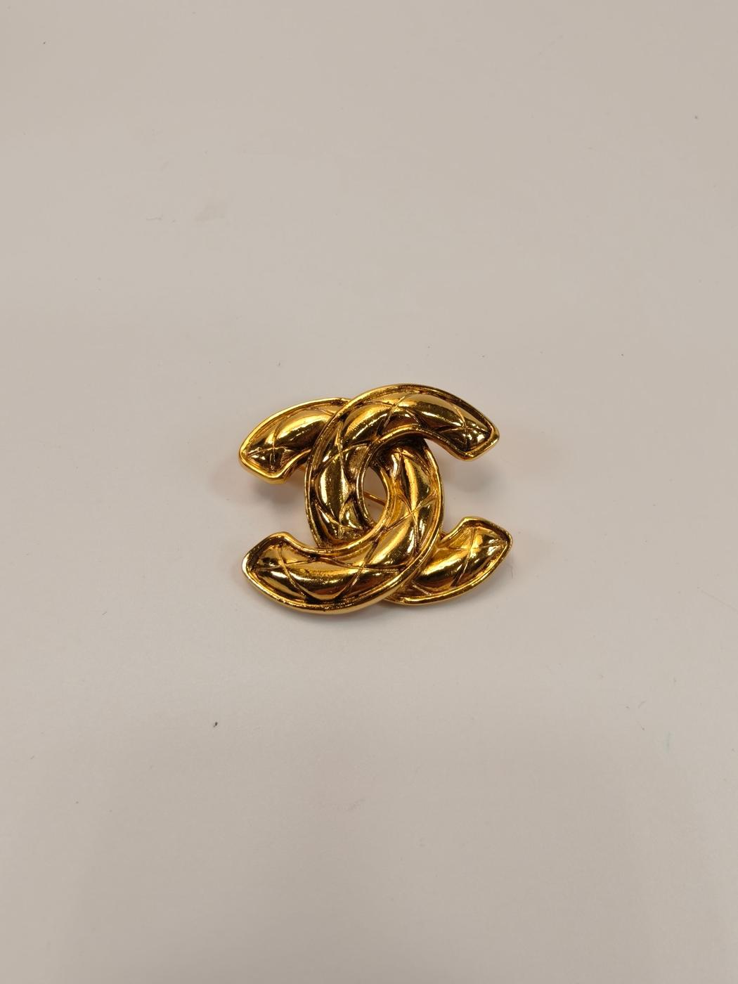 香奈儿 (CHANEL) 绗缝可可标志胸针，金色，参考编号：9991