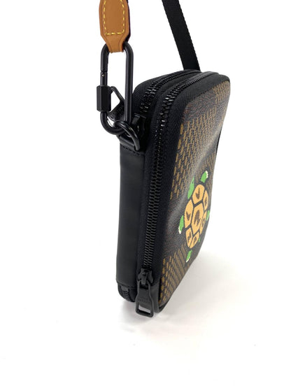 路易威登 (LOUIS VUITTON) 双手机包，NIGO 联名款，龟纹印花，N40377，肩背包，Damier Giant Ebene 皮革，参考编号：10109