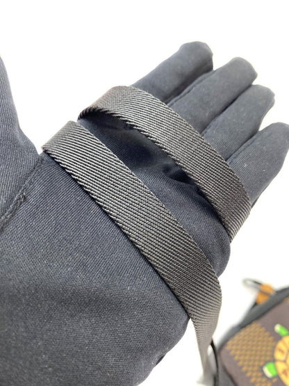 路易威登 (LOUIS VUITTON) 双手机包，NIGO 联名款，龟纹印花，N40377，肩背包，Damier Giant Ebene 皮革，参考编号：10109