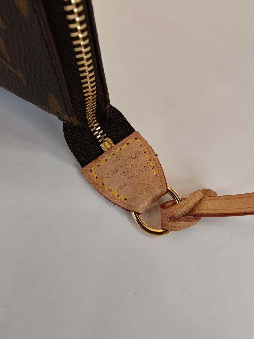 LOUIS VUITTON Monogram Pochette Accessoires Accessory Pouch Handbag Brown Control number: 10542