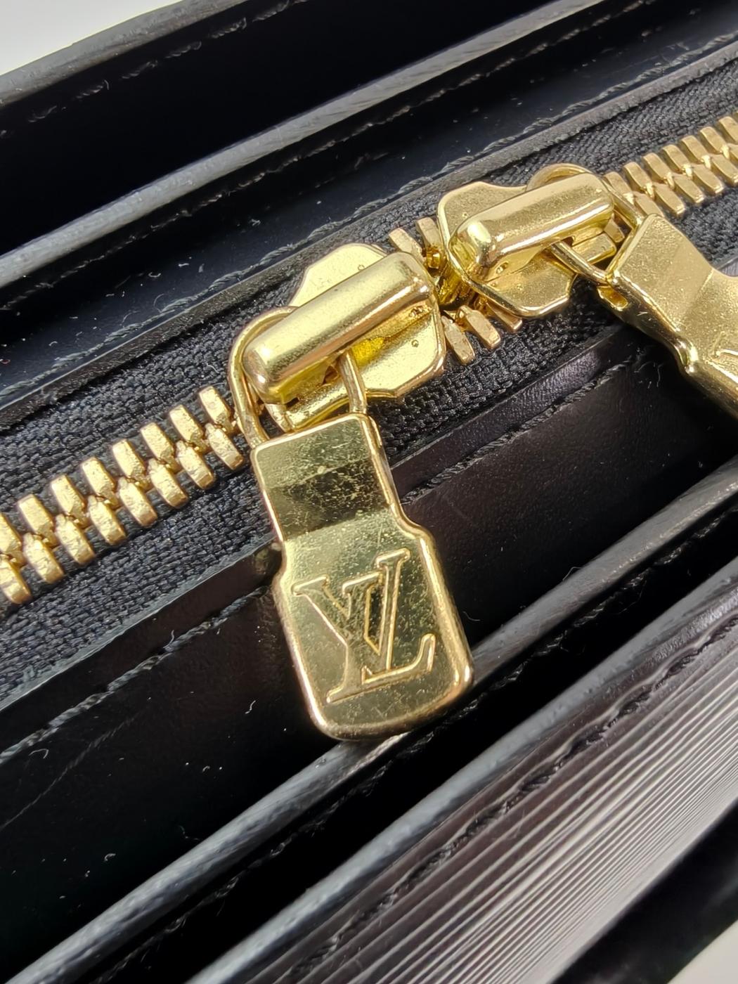 LOUIS VUITTON 路易威登 Epi Pont Neuf 手提包 黑色 款号：11070