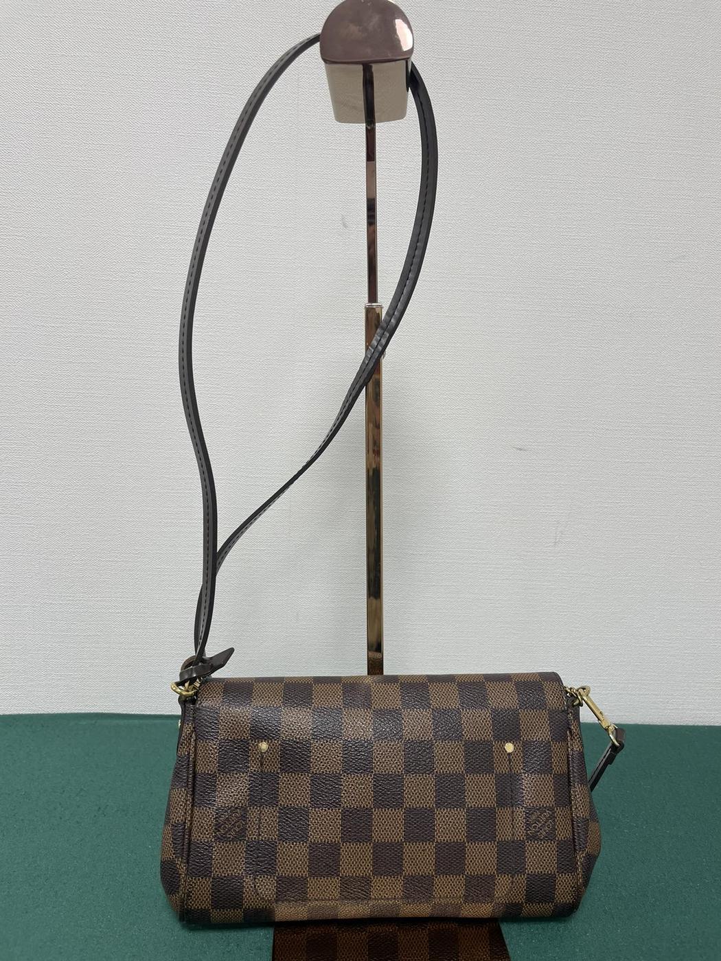 路易威登最喜爱的 PM Damier Ebene Damier 帆布单肩包。参考编号：1993。