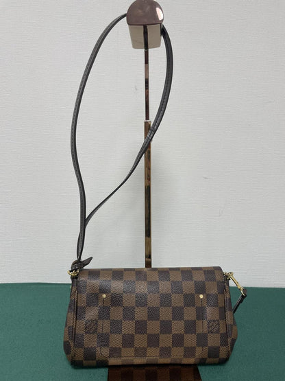 路易威登最喜爱的 PM Damier Ebene Damier 帆布单肩包。参考编号：1993。