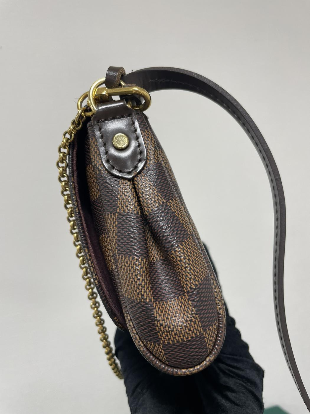 路易威登最喜爱的 PM Damier Ebene Damier 帆布单肩包。参考编号：1993。