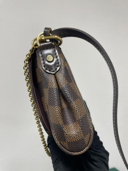 路易威登最喜爱的 PM Damier Ebene Damier 帆布单肩包。参考编号：1993。