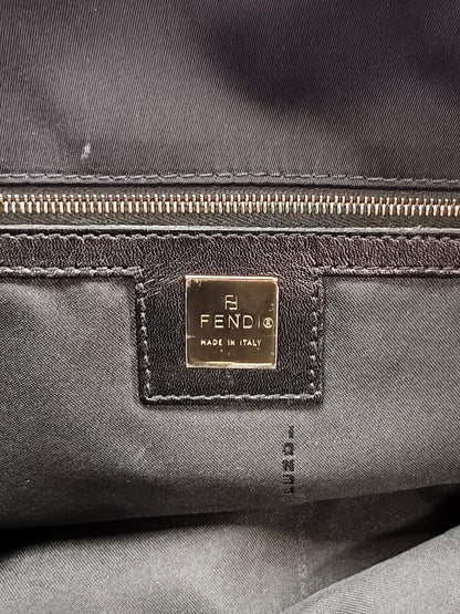 FENDI 两用托特包，饰有 FF 标志，尼龙材质，黑色。参考编号：10075。