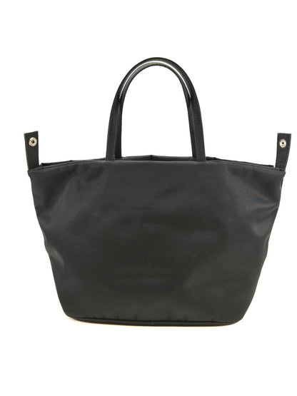 FENDI 两用托特包，饰有 FF 标志，尼龙材质，黑色。参考编号：10075。