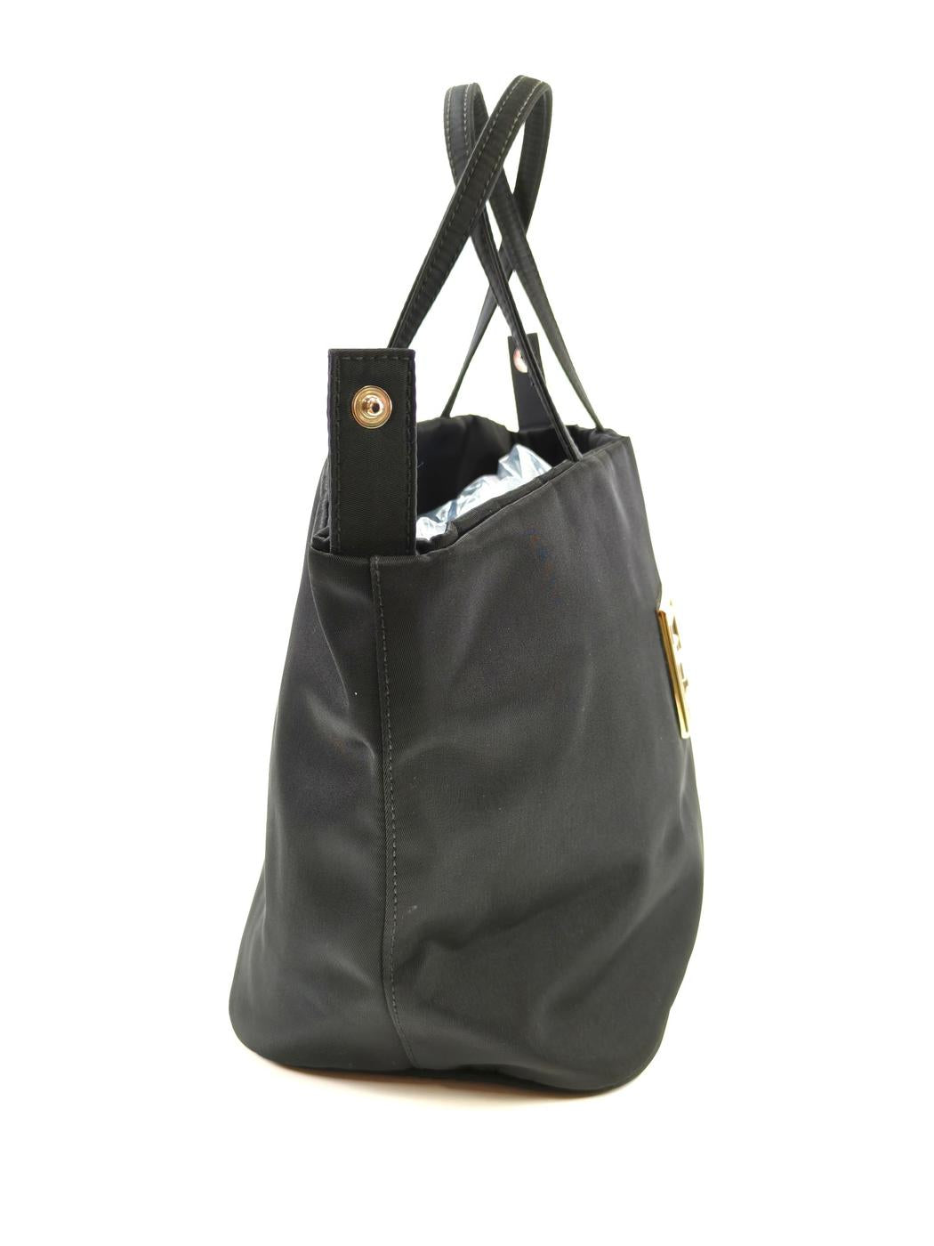 FENDI 两用托特包，饰有 FF 标志，尼龙材质，黑色。参考编号：10075。