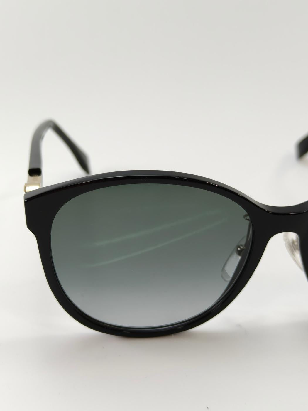 FENDI フェンディ サングラス ブラック 管理番号：11044