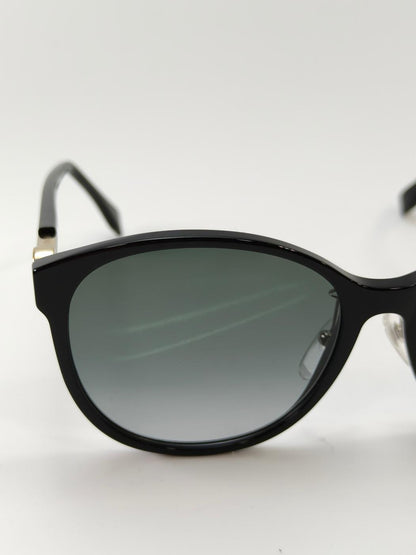 FENDI フェンディ サングラス ブラック 管理番号：11044