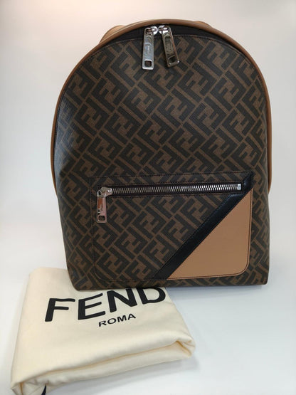 Fendi Chiodo Dynagonal Small Backpack 7VZ077 A9XS F1IKC Control Number: 9829