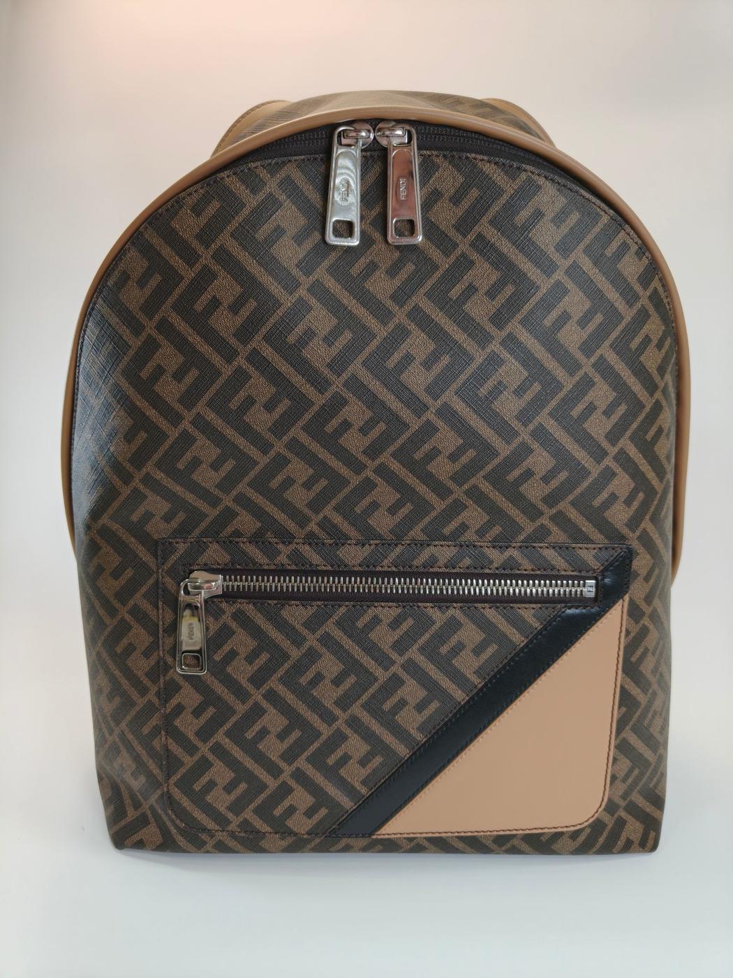 Fendi Chiodo Dynagonal Small Backpack 7VZ077 A9XS F1IKC Control Number: 9829
