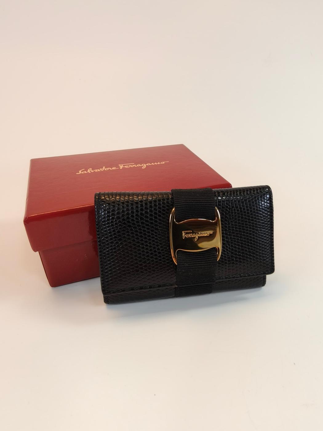 Salvatore Ferragamo Vara Ribbon 六键琴盒，黑色，参考编号：10306