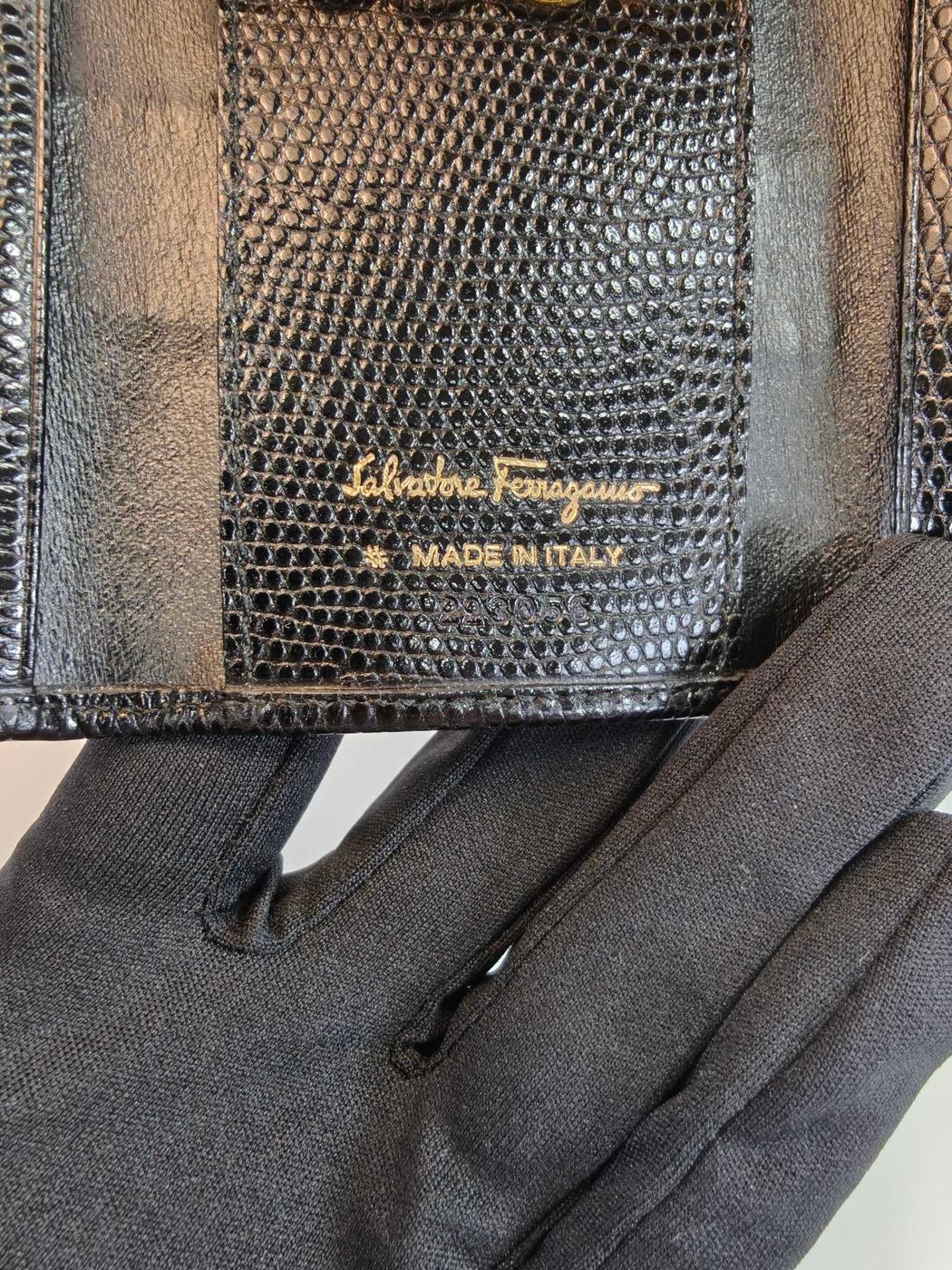 Salvatore Ferragamo Vara Ribbon 六键琴盒，黑色，参考编号：10306