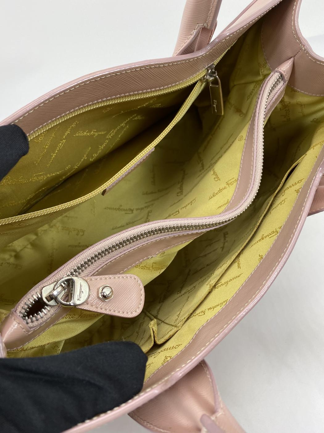 Ferragamo フェラガモ ハンドバッグ トートバッグ ガンチーニ ピンク レザー 管理番号：5632