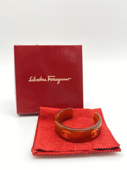 Salvatore Ferragamo Bangle Control Number: 8168