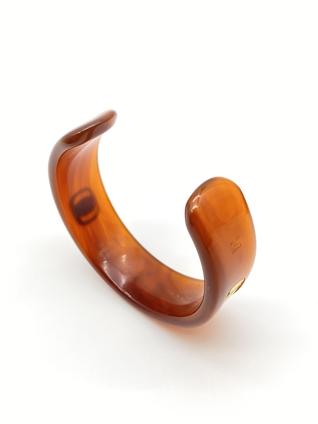 Salvatore Ferragamo Bangle Control Number: 8168