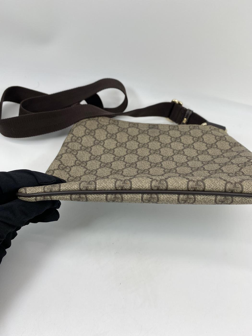 GUCCI GG Supreme Shoulder Bag Crossbody Bag Product number: 6773