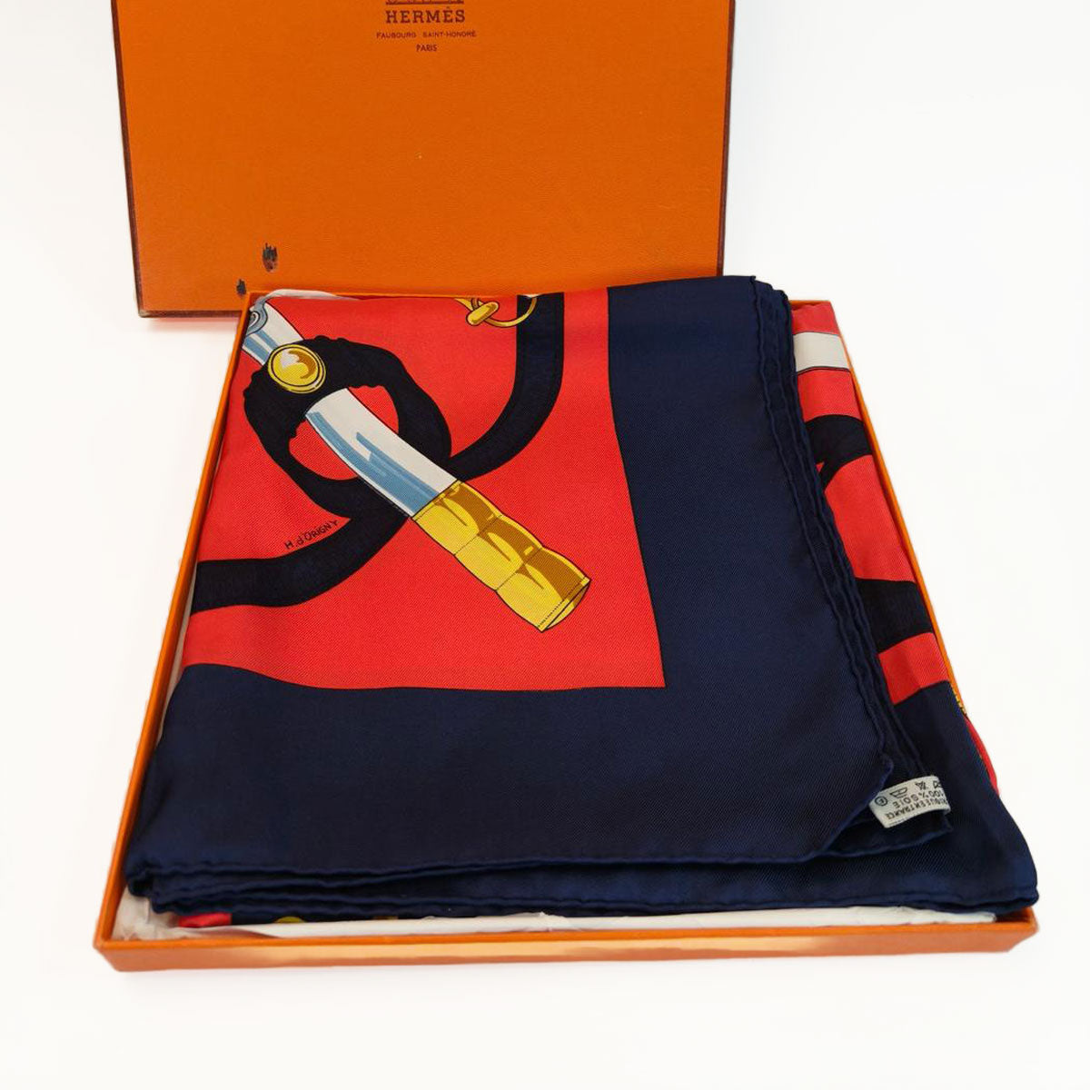 爱马仕 (HERMES) 90 号 Eperon d'or 金色马刺红 x 海军蓝方巾，参考编号：10155