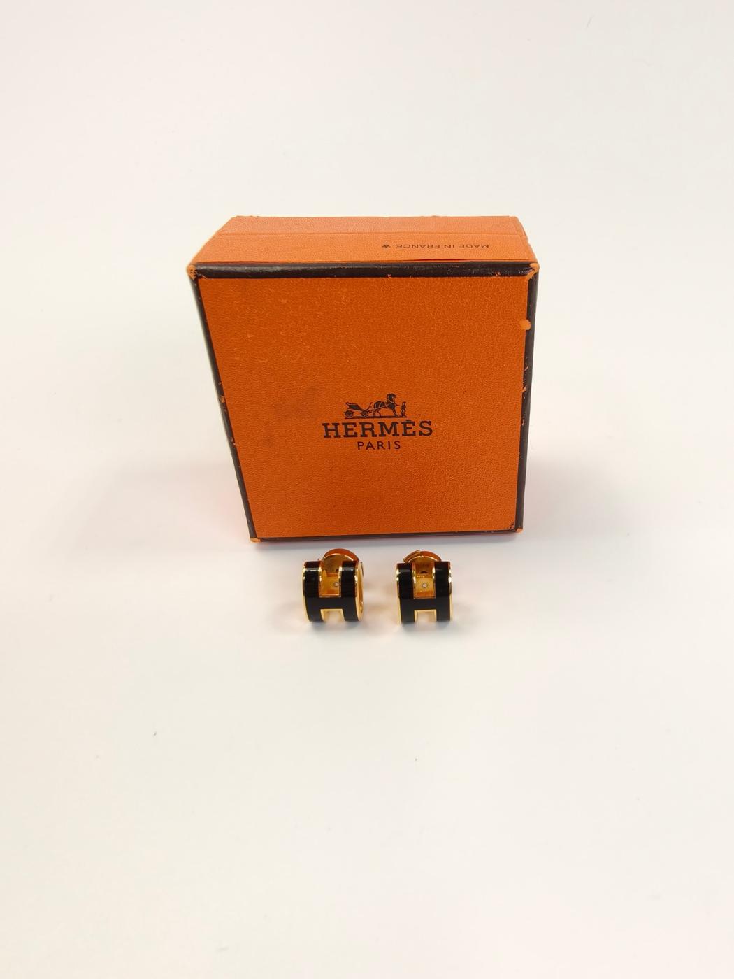 爱马仕迷你 Pop H Pop Ash 耳环，黑色 x 金色，参考编号：10316