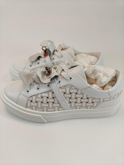 爱马仕 Hermès Day 运动鞋，尺码 37.5（约 24 厘米），白色，全新未使用，货号：10380