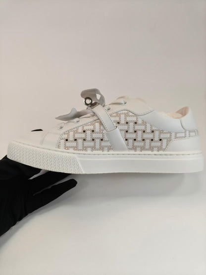 爱马仕 Hermès Day 运动鞋，尺码 37.5（约 24 厘米），白色，全新未使用，货号：10380