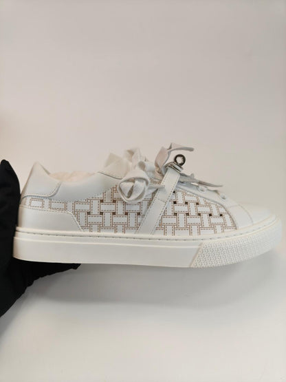 爱马仕 Hermès Day 运动鞋，尺码 37.5（约 24 厘米），白色，全新未使用，货号：10380