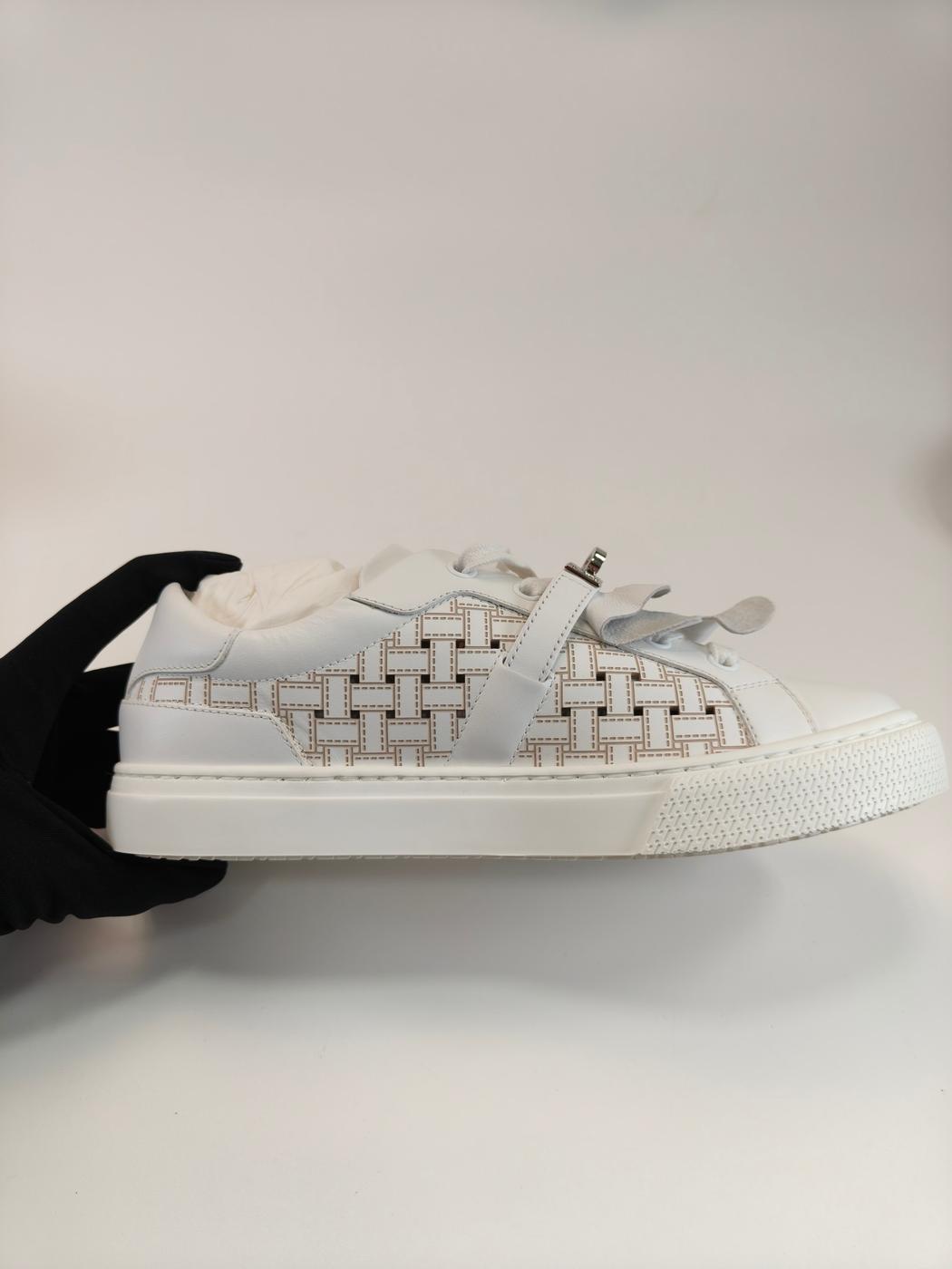 爱马仕 Hermès Day 运动鞋，尺码 37.5（约 24 厘米），白色，全新未使用，货号：10380