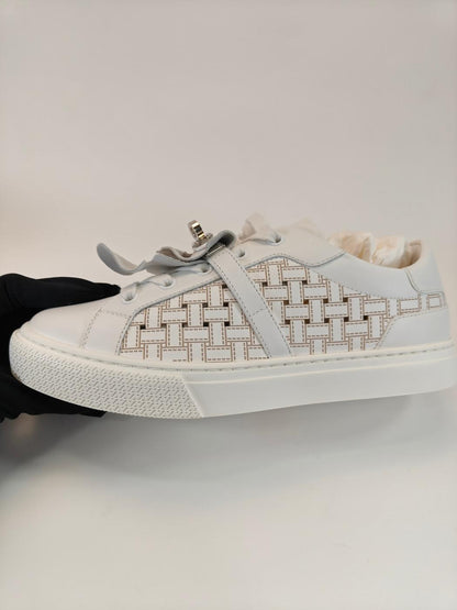 爱马仕 Hermès Day 运动鞋，尺码 37.5（约 24 厘米），白色，全新未使用，货号：10380