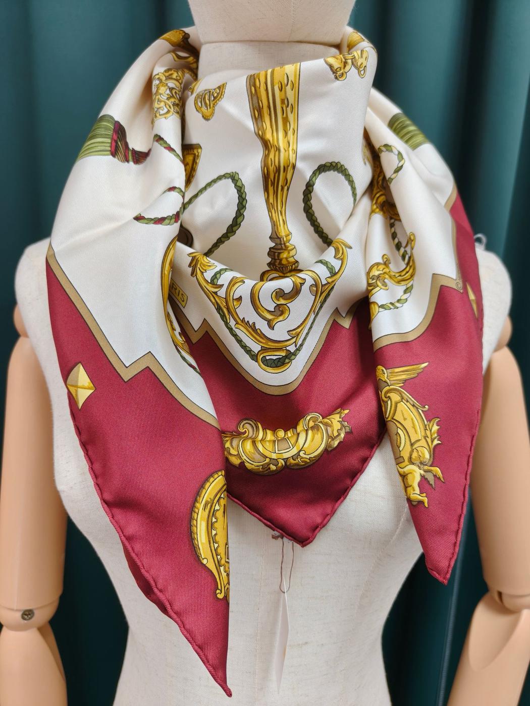 HERMES Carre 90 LES CLES THE KEYS RARE Key Pattern Silk Scarf White x Bordeaux Control number: 10863