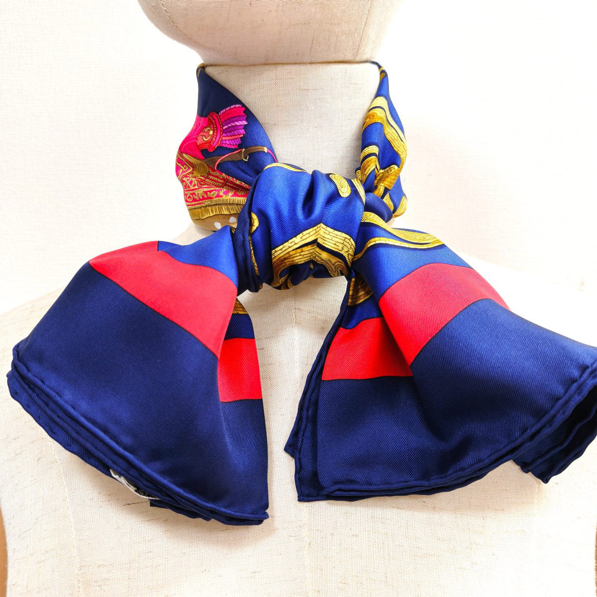 HERMES Carre 90 Cheval Turo Turkish Horse Silk Scarf Navy Ref. 10870