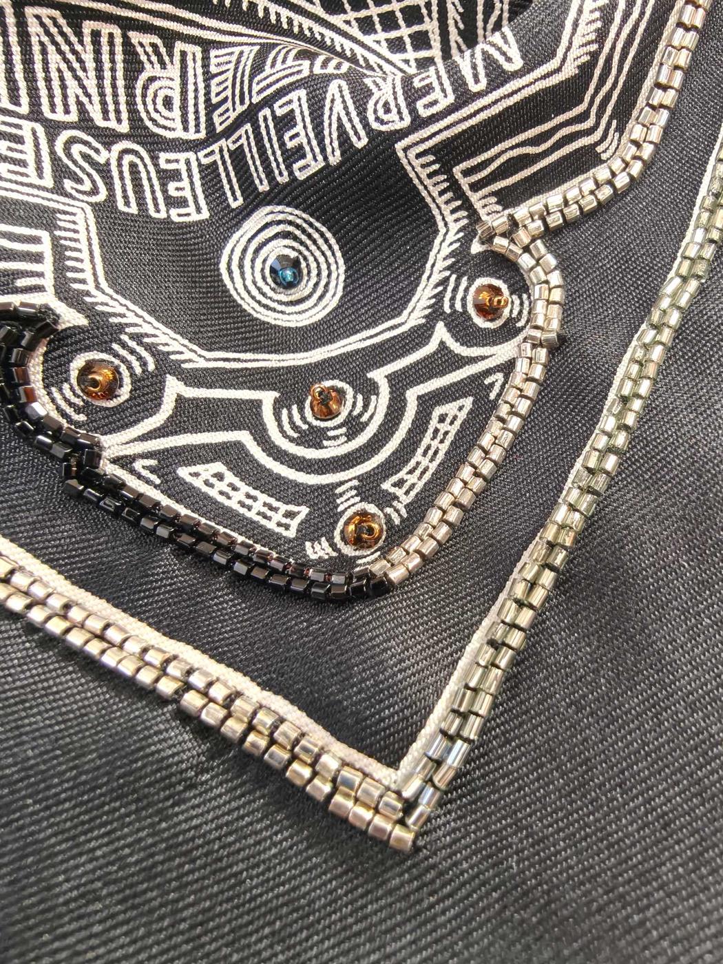 HERMES エルメス カレ90 メルヴェイユーズ・ランタン シルク スカーフ 黒 管理番号：11092