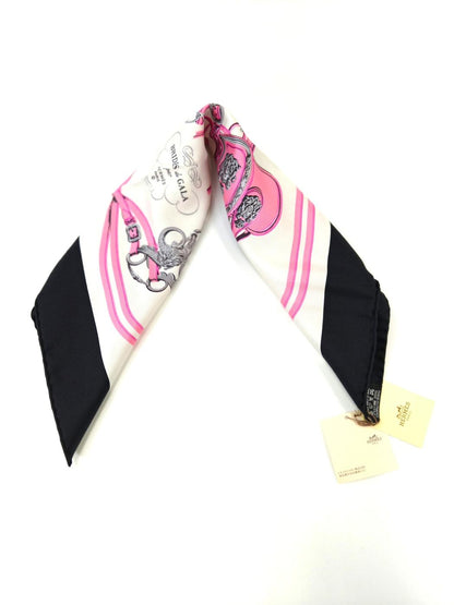 HERMES エルメス カレ45 Brides de Gala シルク スカーフ ピンク 管理番号：11119