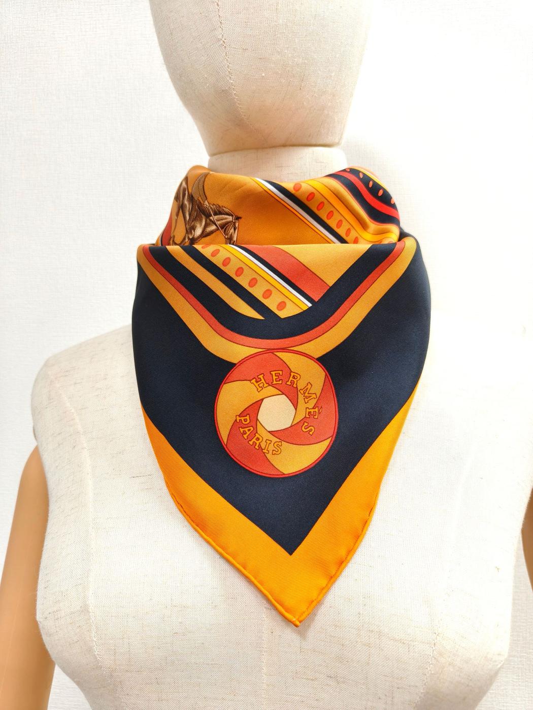 HERMES エルメス カレ90 Sequences シルク スカーフ オレンジ 管理番号：11120