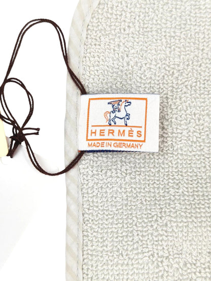 HERMES エルメス カブリオル 馬 刺繍 タオル ハンカチ グレー 管理番号：11623