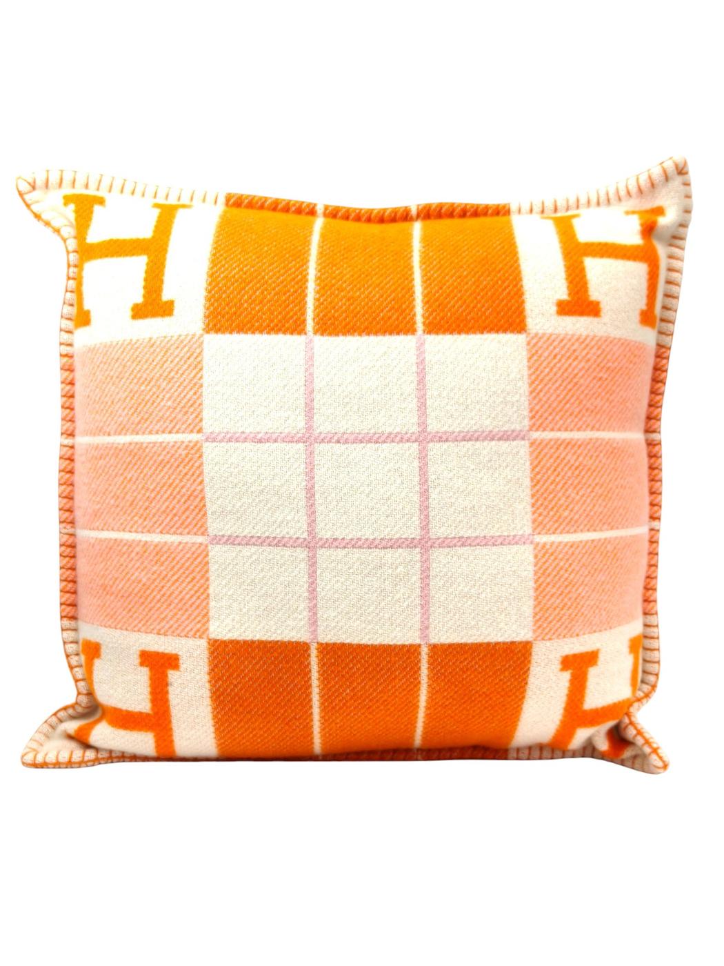 HERMES エルメス アヴァロン スクエア PM クッション オレンジ 管理番号：11704