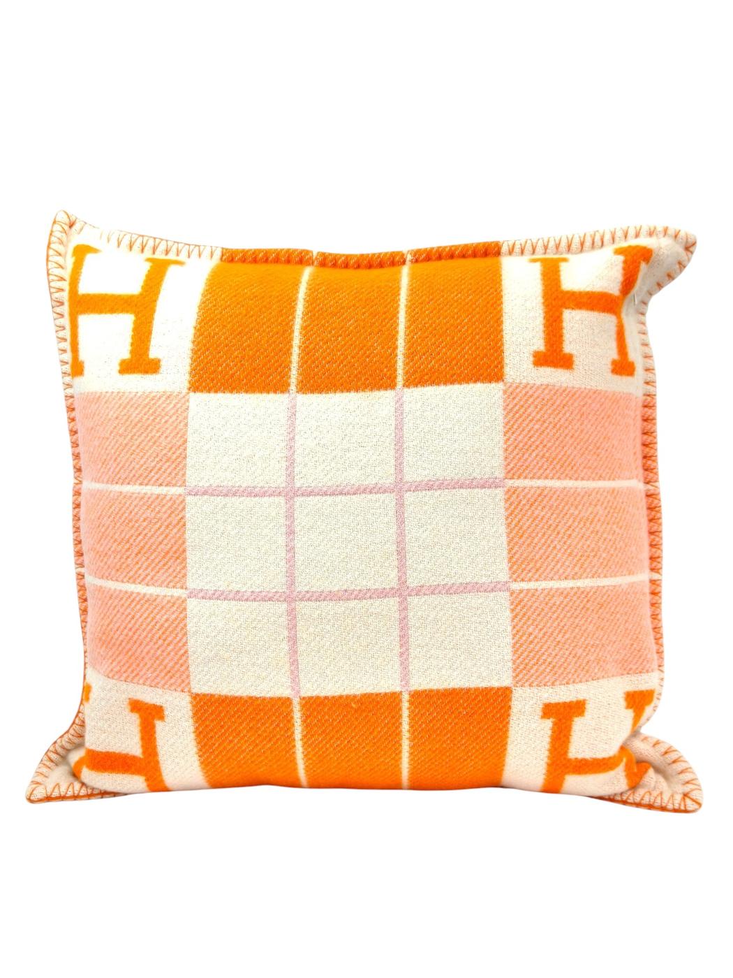 HERMES エルメス アヴァロン スクエア PM クッション オレンジ 管理番号：11704