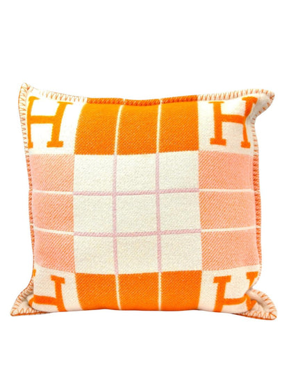 HERMES エルメス アヴァロン スクエア PM クッション オレンジ 管理番号：11704