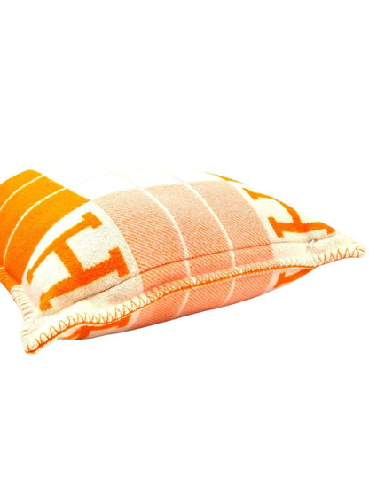 HERMES エルメス アヴァロン スクエア PM クッション オレンジ 管理番号：11704