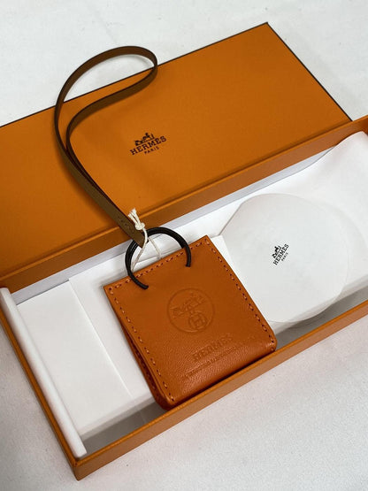 HERMESエルメス サックオランジュ チャーム 管理番号：1633