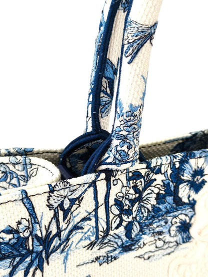 Dior ディオール ブックトートミディアム トワル ドゥ ジュイ フローラル ガーデン エンブロイダリー ストラップ付き トートバッグ ブルー 管理番号：11398