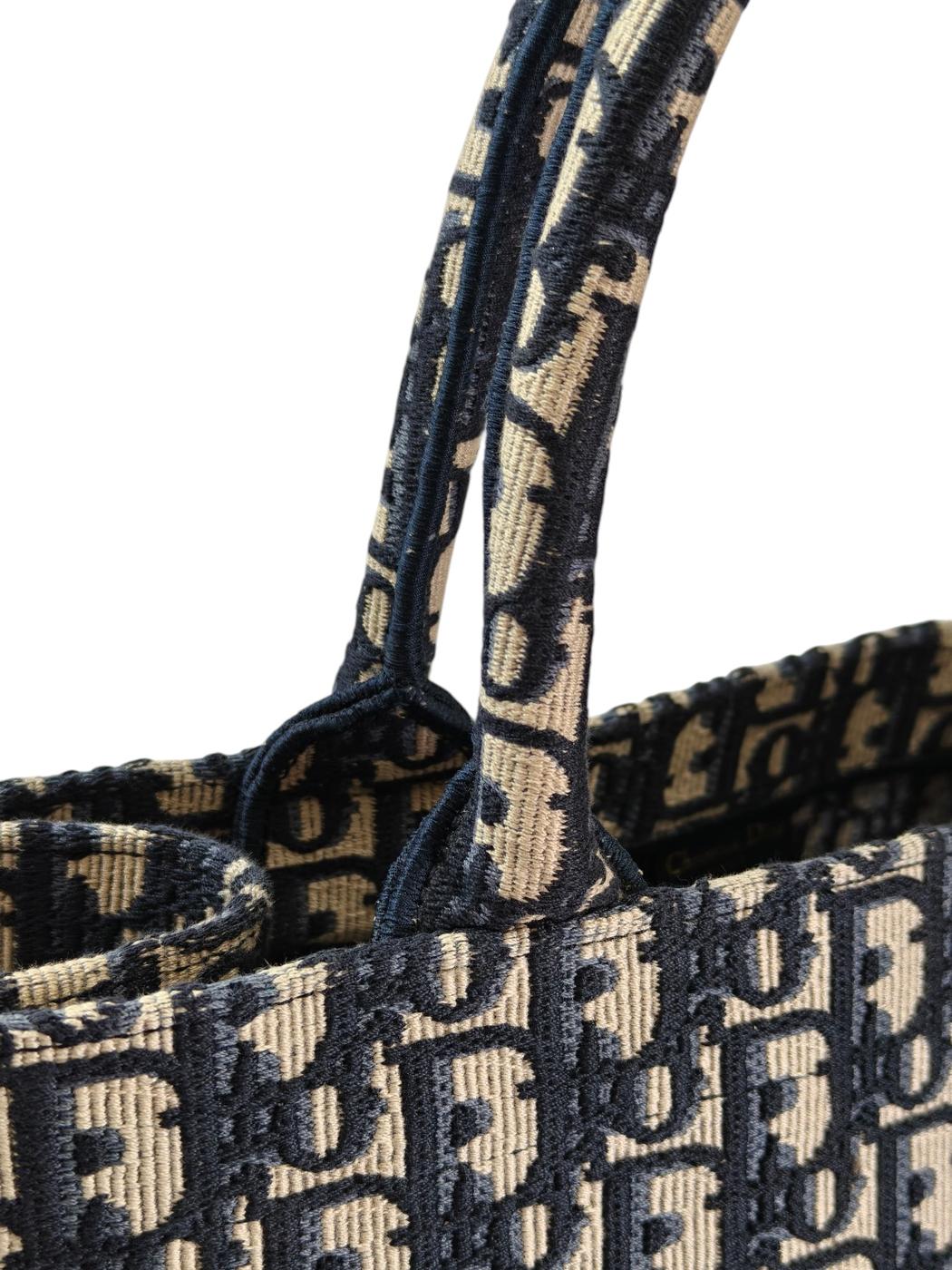 Dior ディオール ブックトート ミディアム トートバッグ ネイビー　 管理番号：11401