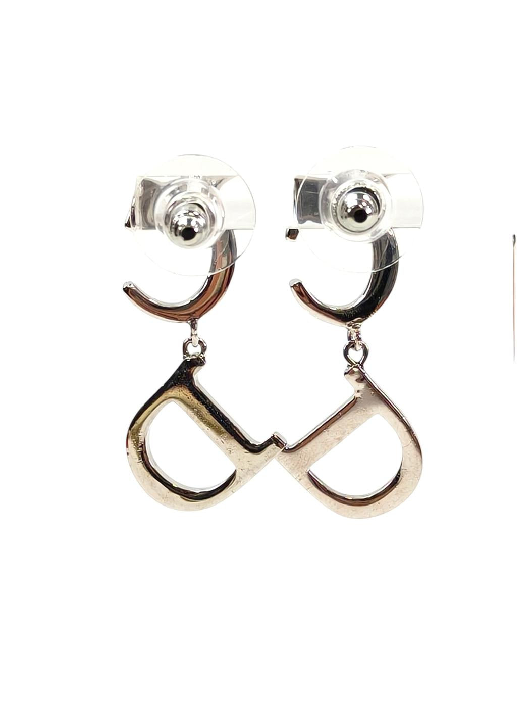 Dior ディオール CDロゴ ピアス シルバー 管理番号：11627