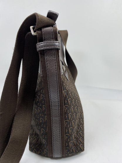 Christian Dior Trotter Logo 单肩包，棕色，货号：7200