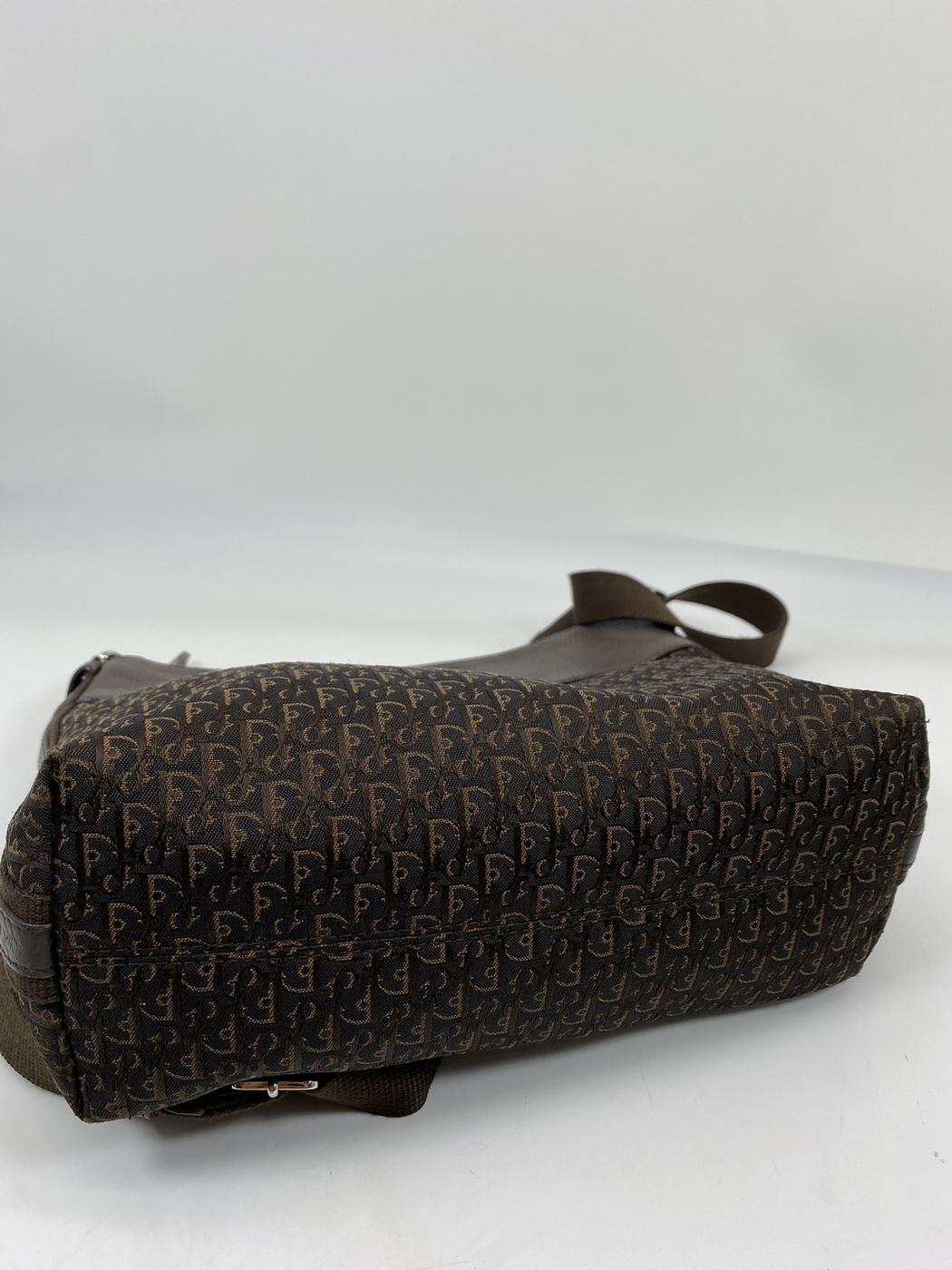 Christian Dior Trotter Logo 单肩包，棕色，货号：7200
