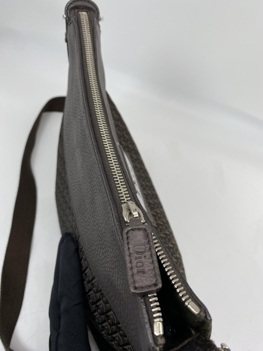 Christian Dior Trotter Logo 单肩包，棕色，货号：7200