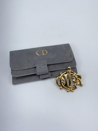 Christian Dior ディオール ロゴ エンブレム ブローチ 刻有 金 管理番号：9008